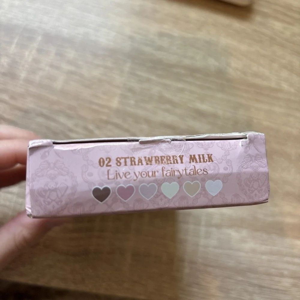 Flower Knows The Sweetie Bear Collection 6-Color Makeup Palette Strawberry Milk